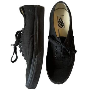 Black Vans Off The Wall lace up shoes | unisex Men’s 9, Women’s 10.5